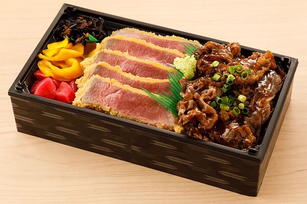 「黒毛家」の「牛カツと特上カルビ焼肉のミックス弁当」