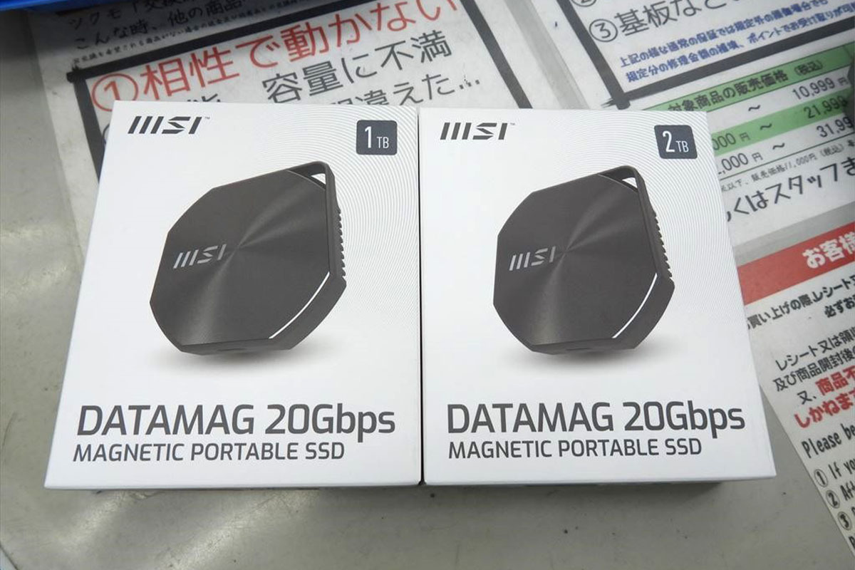 ASCII.jp：スマホの容量増にほしい！ iPhoneに貼りつくポータブルSSD