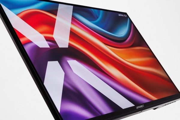 実は超レアな23.8型4Kディスプレー、USB Type-C給電・KVM・昇降式多