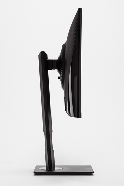 実は超レアな23.8型4Kディスプレー、USB Type-C給電・KVM・昇降式多機能スタンドで約4.2万円はコスパ激強