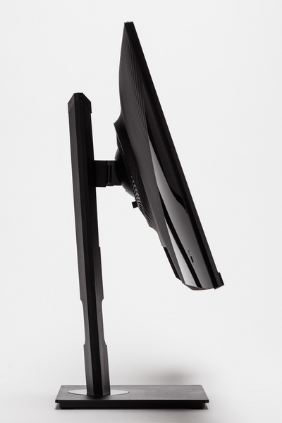 実は超レアな23.8型4Kディスプレー、USB Type-C給電・KVM・昇降式多機能スタンドで約4.2万円はコスパ激強