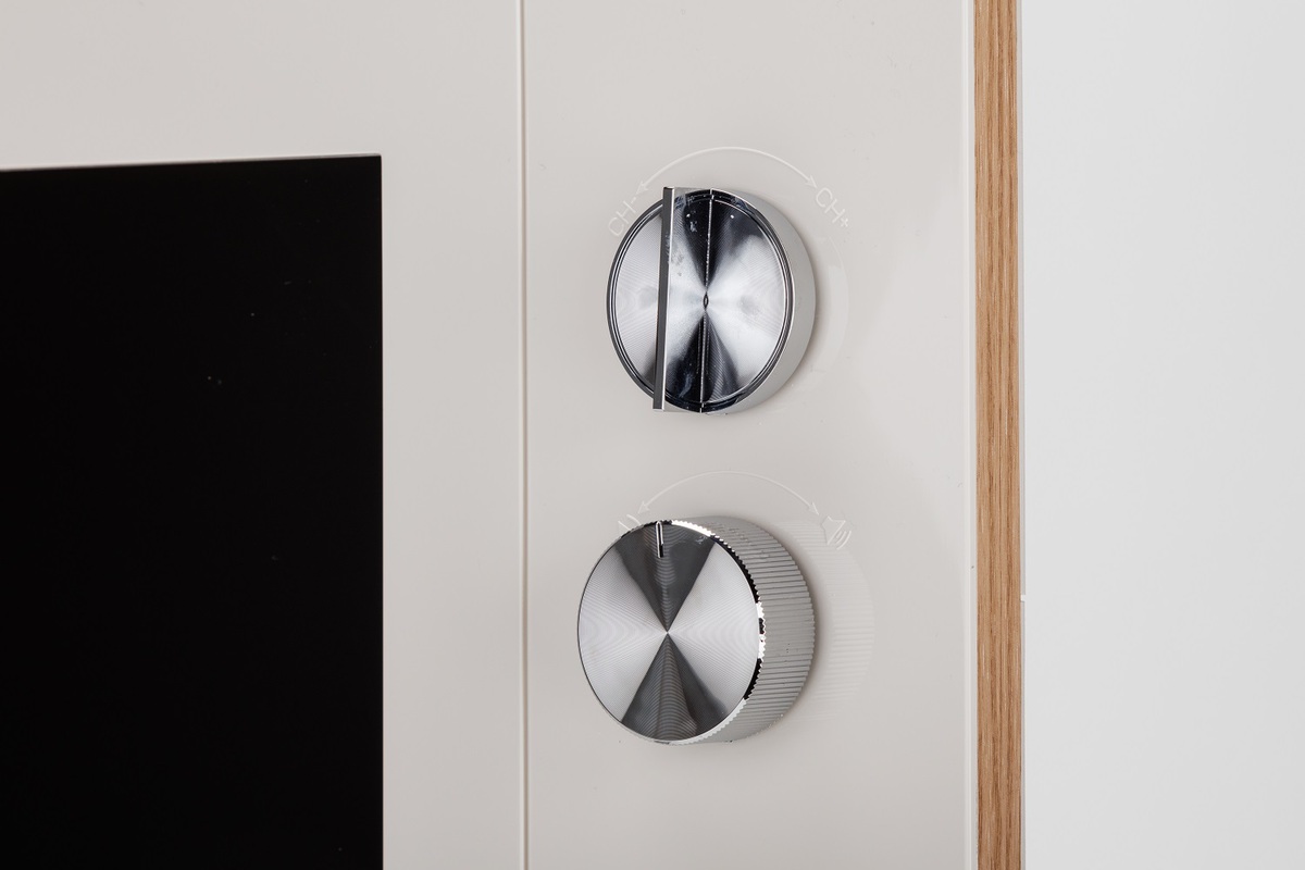 180Hzのブラウン管テレビ風ゲーミングディスプレー、昭和レトロファンの心にドンズバ