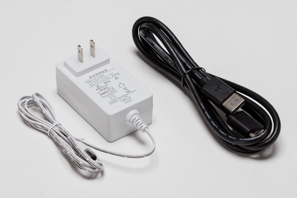 180Hzのブラウン管テレビ風ゲーミングディスプレー、昭和レトロファンの心にドンズバ