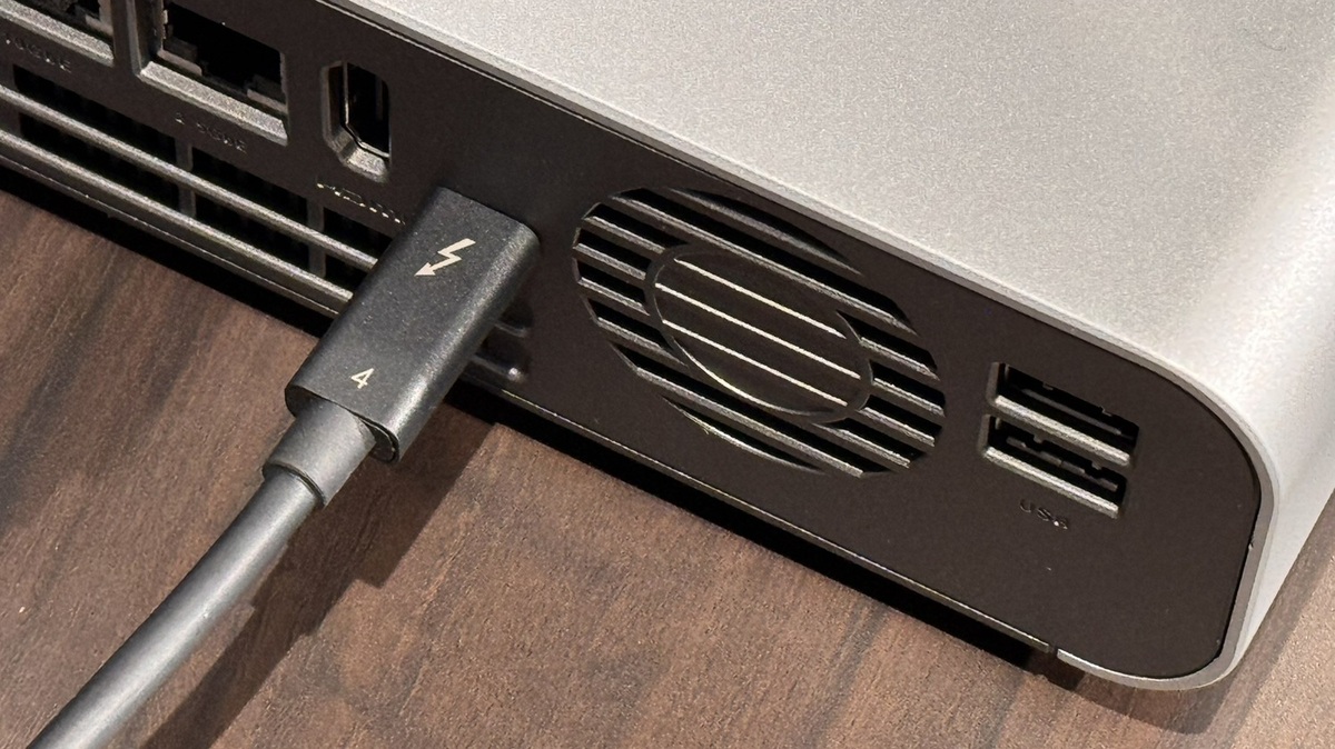 35万円超NAS、Thunberbolt 4＆10GbEでPCとつないだら神速すぎ！ 18.2GBを7秒でコピー