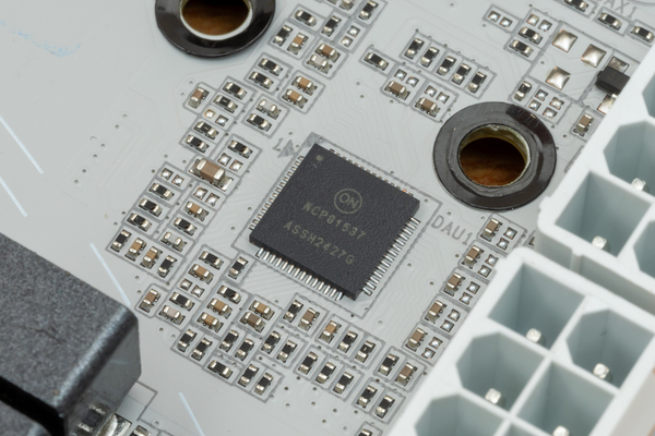 Windows10♠美品❥白色BIBLO❥メモリ4G❥大容量320G❥テンキ付き ASCII.jp：美しい白＆銀カラーのGIGABYTE B860マザーボードは