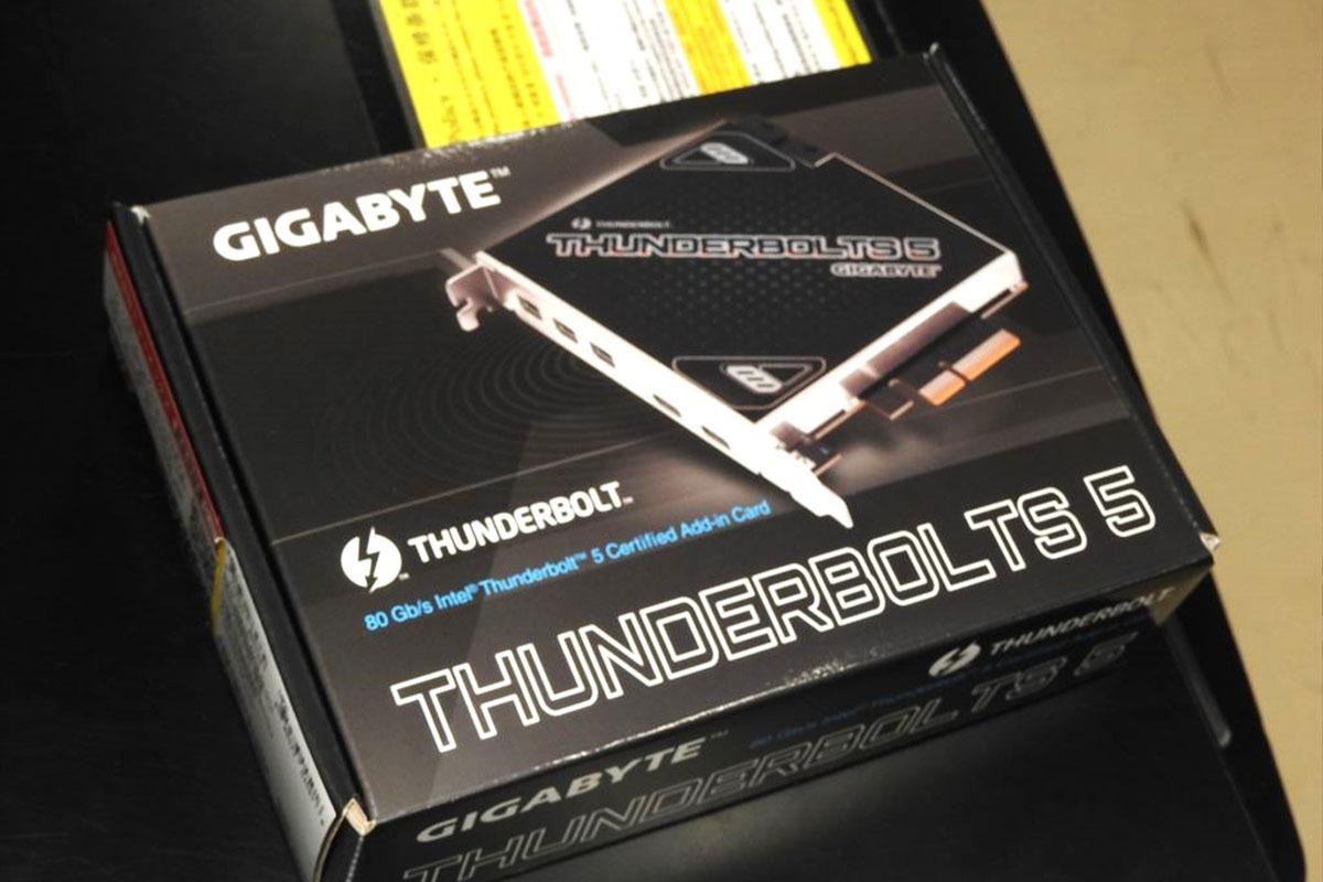 ASCII.jp：マザーボードにThunderbolt 5を2ポート増設できるカード