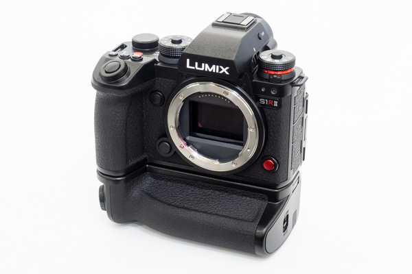 パナソニックが「LUMIX S1RⅡ」発表