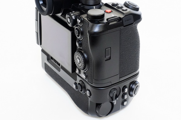 パナソニックが「LUMIX S1RⅡ」発表