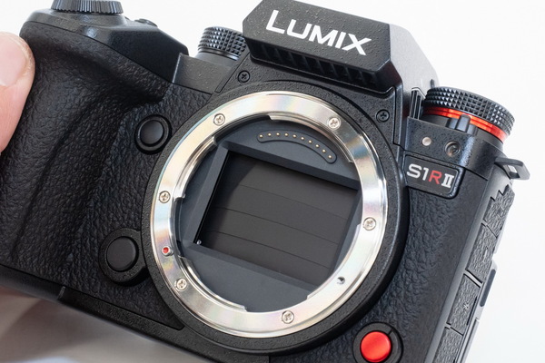 パナソニックが「LUMIX S1RⅡ」発表