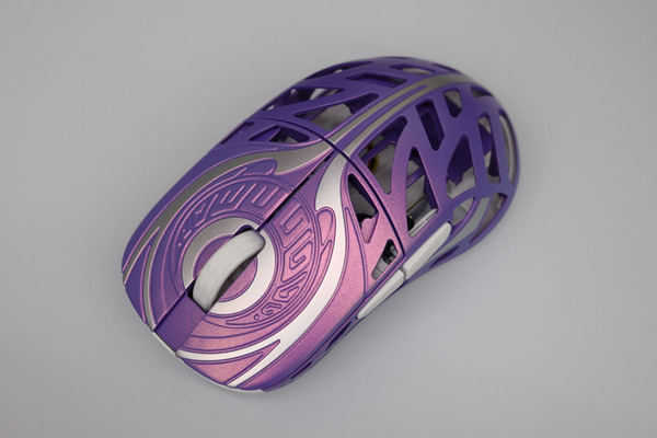 軽さを追求した45gのゲーミングマウス！ つかみ持ちゲーマー歓喜の