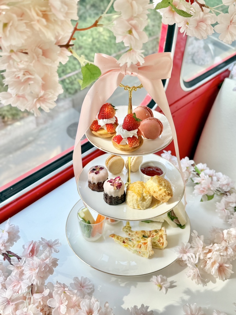 アフタヌーンティーバスツアー「桜香る Spring Afternoon Tea」