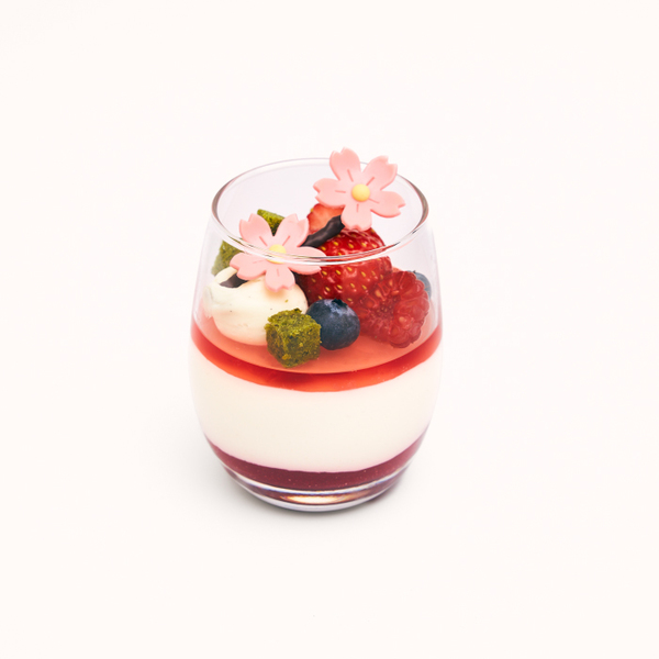 「ザ・ペニンシュラ ブティック＆カフェ」の「桜ヴェリーヌプリン」
