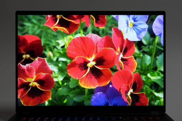 「GeForce RTX5090」搭載ゲーミングノートPC｢AORUS MASTER 18 AM8H｣実機レビュー