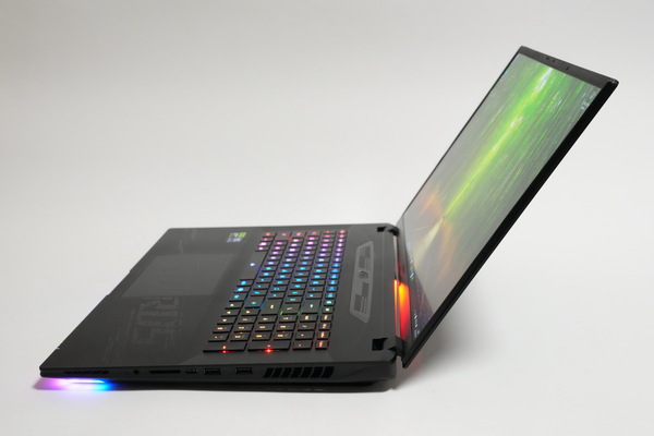 「GeForce RTX5090」搭載ゲーミングノートPC｢AORUS MASTER 18 AM8H｣実機レビュー