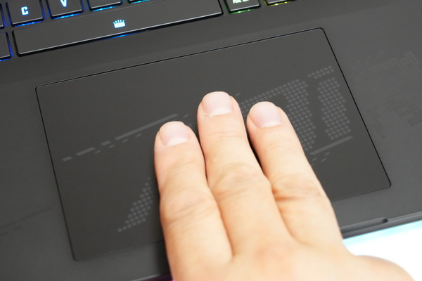 「GeForce RTX5090」搭載ゲーミングノートPC｢AORUS MASTER 18 AM8H｣実機レビュー