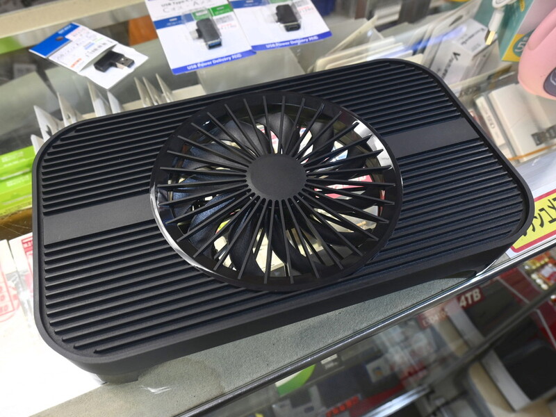 ルーターやMac miniの熱暴走を防ぐ大型ファン搭載の冷却スタンド