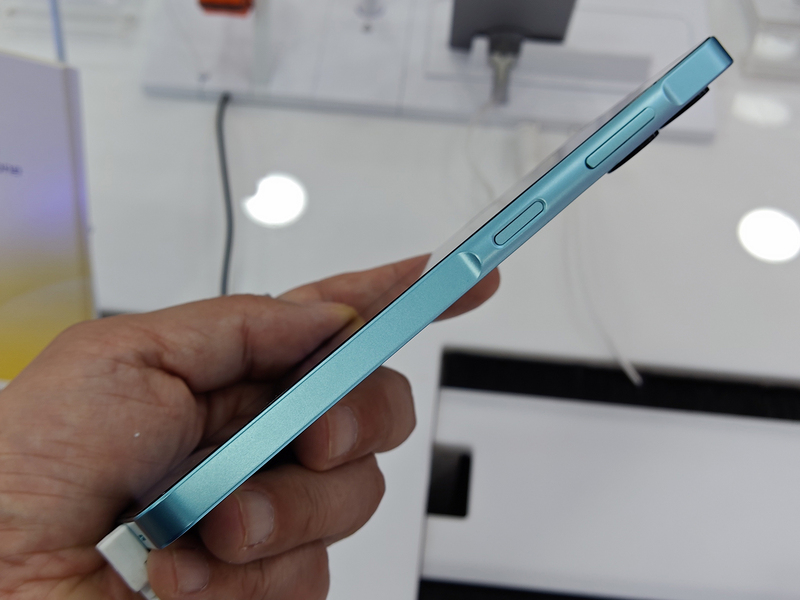 日本で2万円台の「Galaxy A25 5G」とベースモデルの「Galaxy A06」の