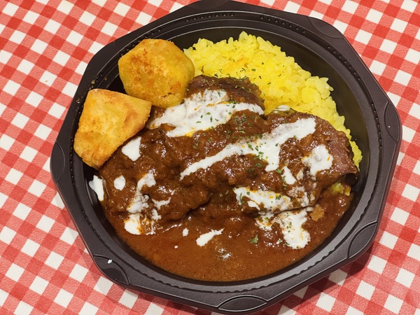 「東京サンケイビル 春まつり2025」の「キッチンカー 背徳グルメ選手権」