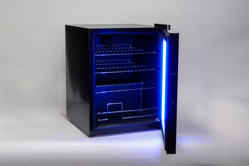 ゲーミング冷蔵庫」試してみた、RGBライトで光る