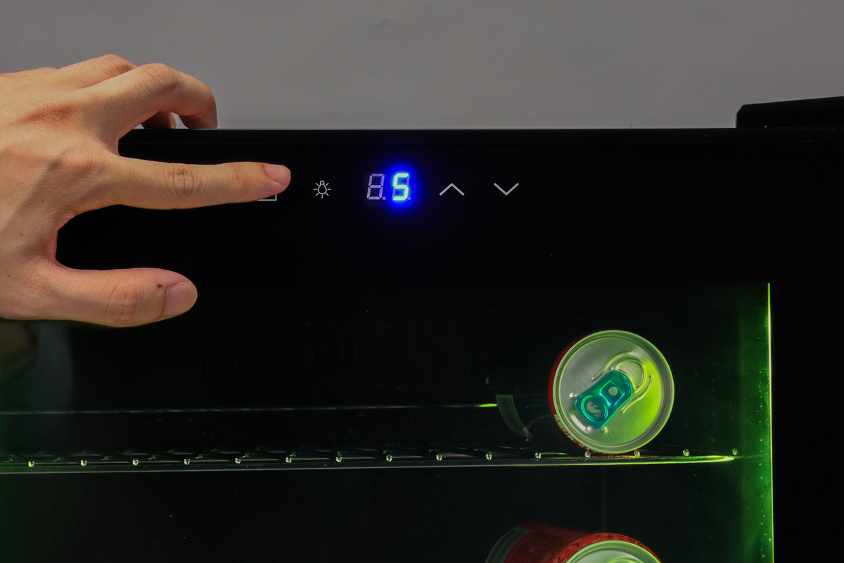 RGBゲーミング冷蔵庫 40L