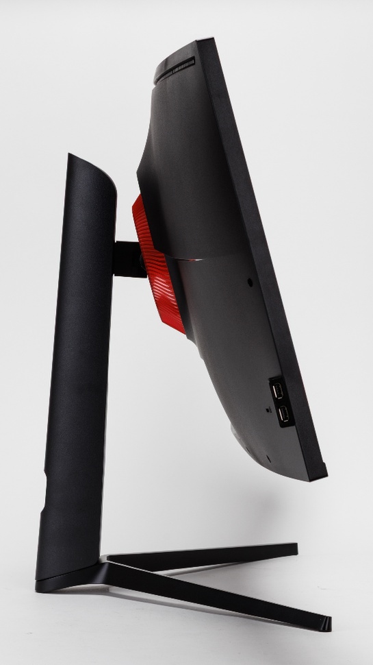 5K2K(5120×2160ドット)の40型湾曲ディスプレーが15万円台でも「安い」と感じるワケ