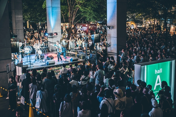 地上広場キオスクステージ