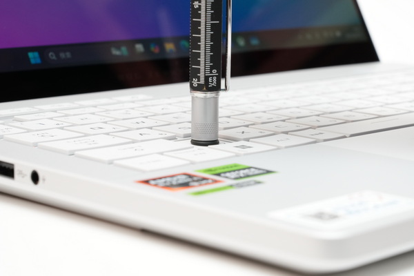 ASUS「ROG Zephyrus G14」実機レビュー