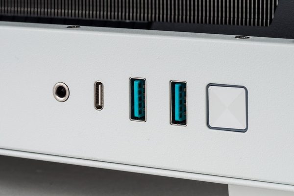 Ryzen＆Radeon RX 9070でモンハンワイルズも◎ 容量19Lの小型ゲーミングPCならコレ