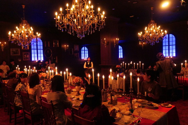 イマーシブ・フォート東京「真夜中の晩餐会」開幕