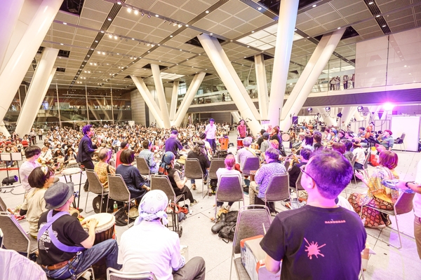 ホールEキオスクステージ