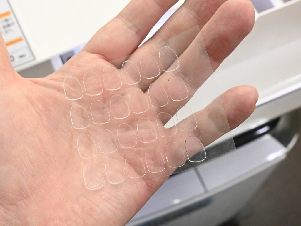 モニタースタンド