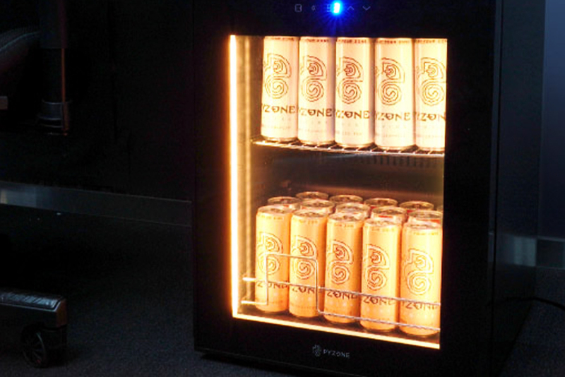 ゲーミング冷蔵庫」試してみた、RGBライトで光る