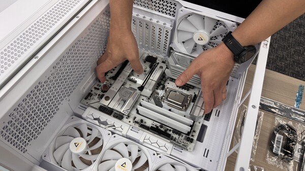 50歳のおっさんが15年ぶりにパソコンを自作した話