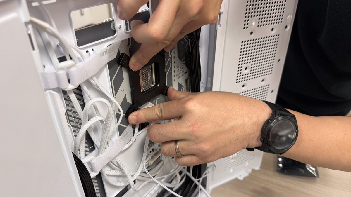 50歳のおっさんが15年ぶりにパソコンを自作した話