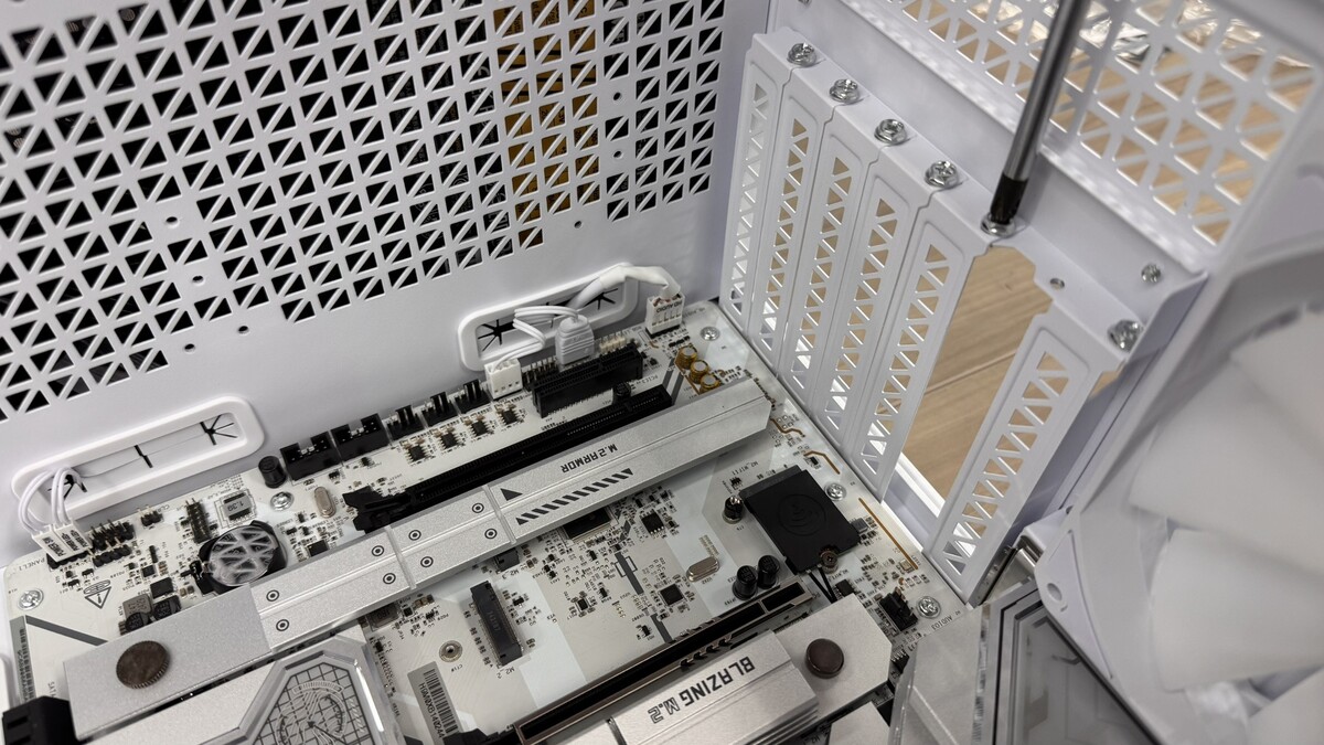 50歳のおっさんが15年ぶりにパソコンを自作した話