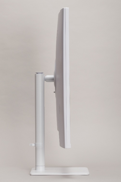 2560×2880ドットの16:18でWEBカメラ付きのクセ強27.6型ディスプレーが意外なほど便利だった件