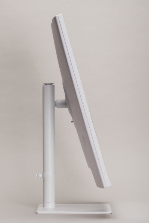 2560×2880ドットの16:18でWEBカメラ付きのクセ強27.6型ディスプレーが意外なほど便利だった件