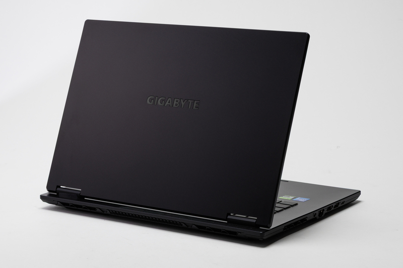 ゲーミングノートはじめて買う人へ、 ギガバイトの「GAMING A16」の