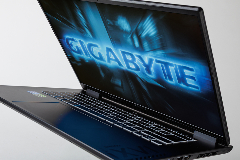DiorGAMING A16 CMHI2JP893SH ゲーミングノート ASCII.jp：GIGABYTE、高コスパな14万円切り16型ゲーミングノート