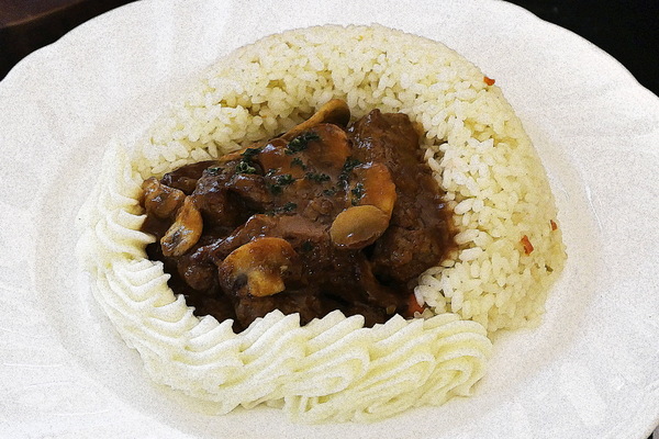 プリンスホテルが復刻「昭和100年記念メニュー」