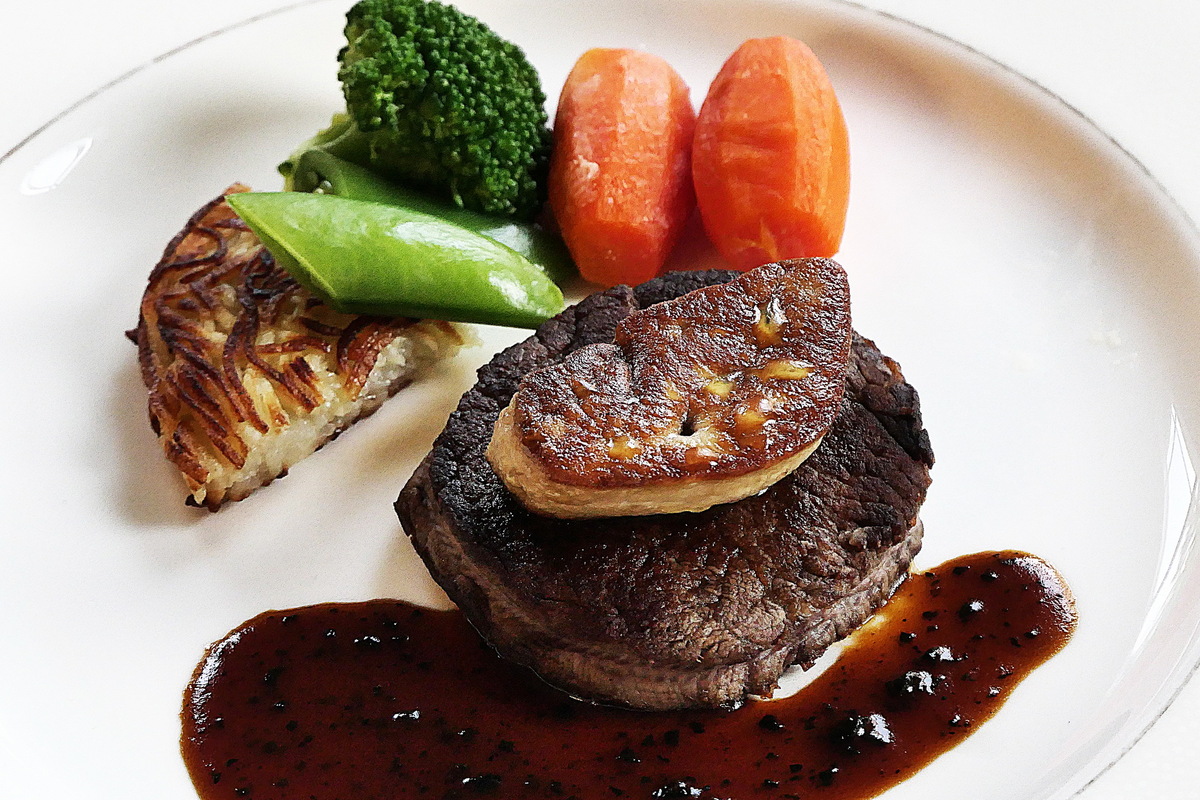 プリンスホテルが復刻「昭和100年記念メニュー」