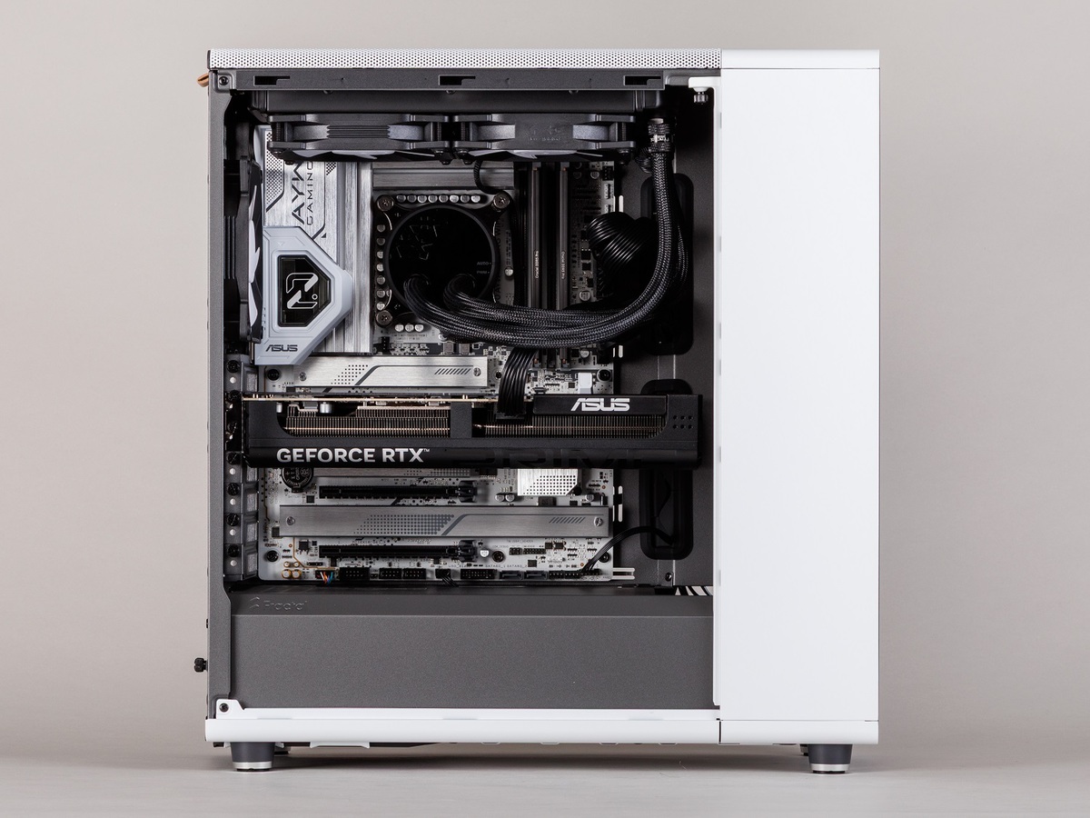 RTX 5070と人気の木材パネルを採用した標準保証2年のプレミアムなBTO PCをねっとりチェック