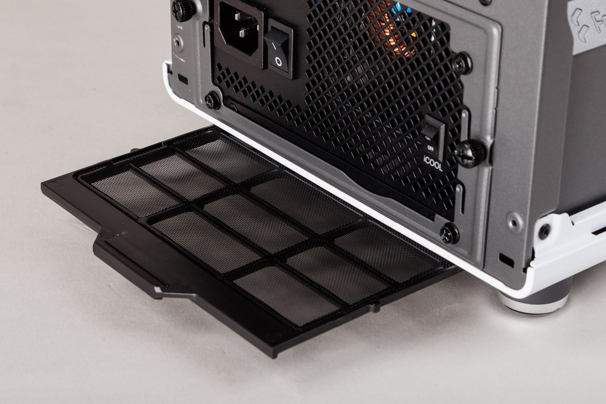 RTX 5070と人気の木材パネルを採用した標準保証2年のプレミアムなBTO PCをねっとりチェック