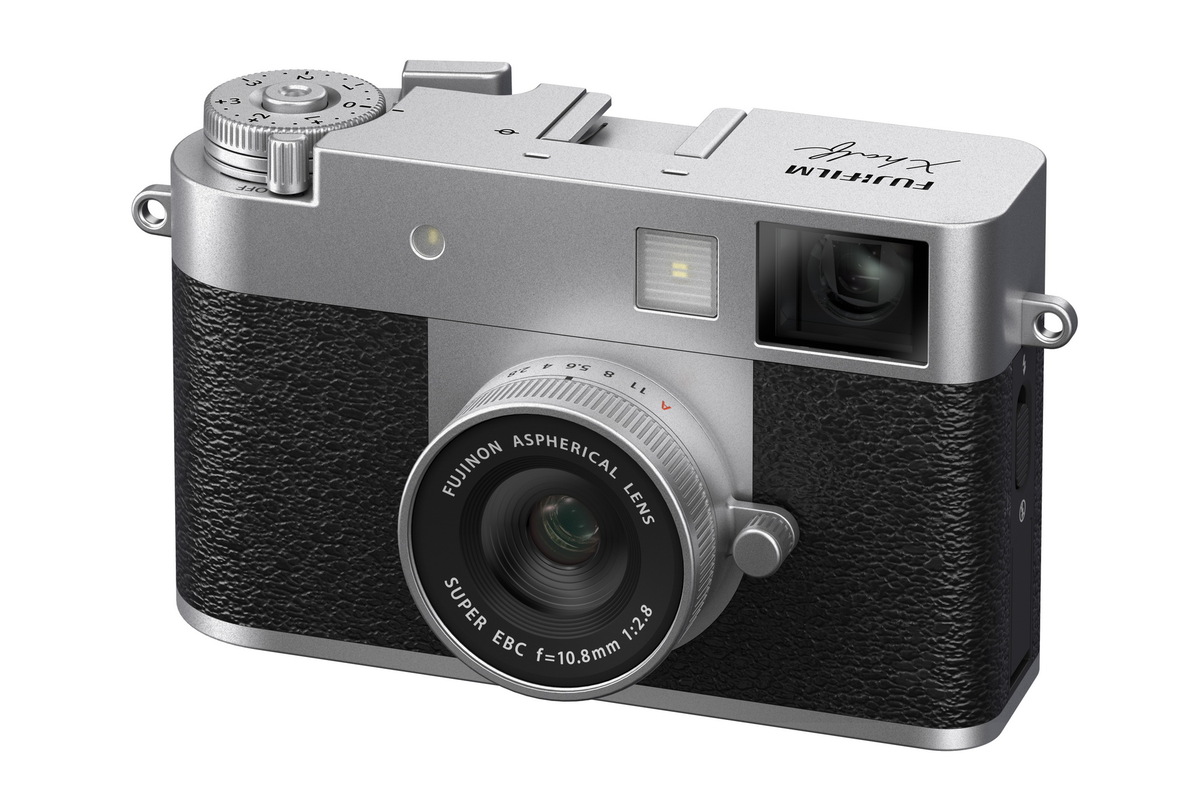 富士フイルム「X half」発表