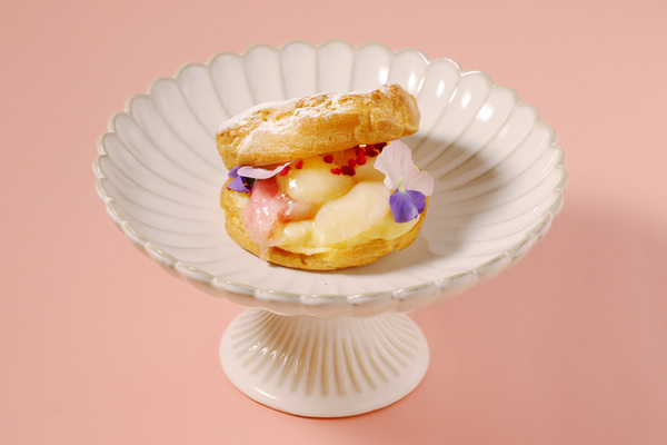 「オランジュリー美術館 オルセー美術館 コレクションより ルノワール×セザンヌ―モダンを拓いた2人の巨匠」展タイアップデザート「ルノワール《桃》　桃と紅茶アイスのパリブレスト」