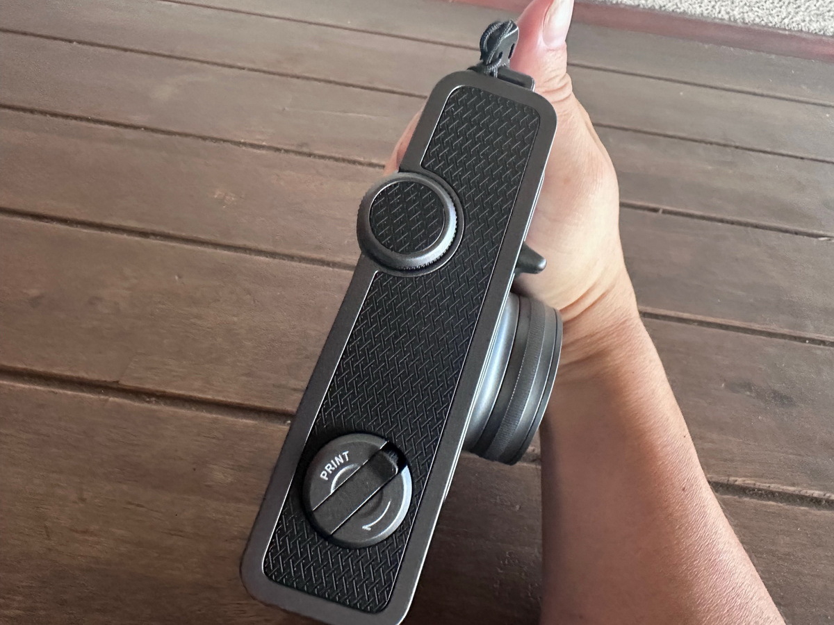 ハイブリッドインスタントカメラ「instax WIDE Evo」実機レビュー