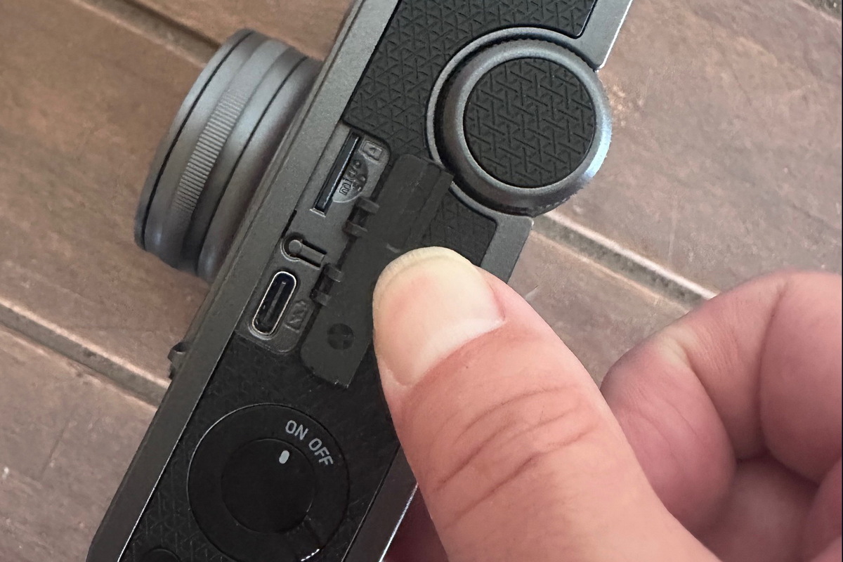 ハイブリッドインスタントカメラ「instax WIDE Evo」実機レビュー