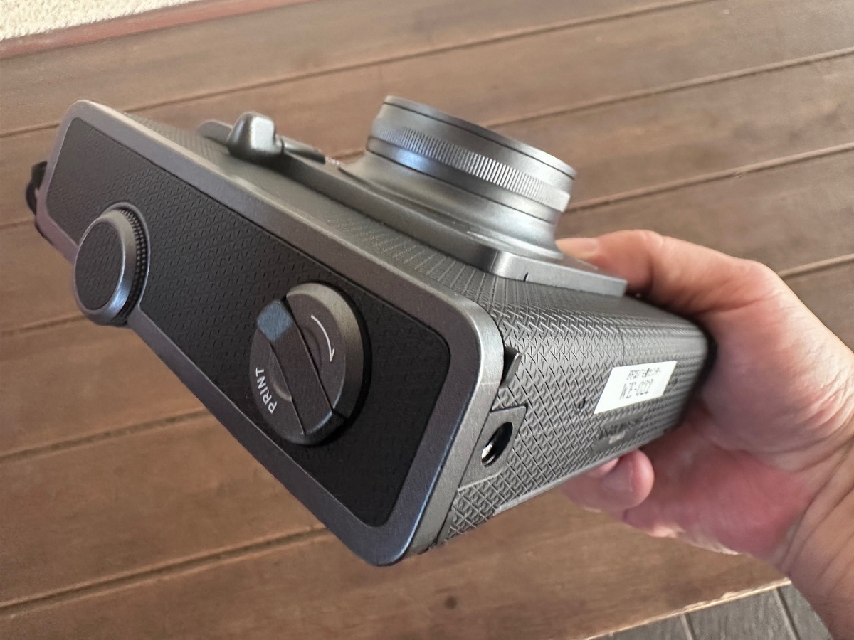 ハイブリッドインスタントカメラ「instax WIDE Evo」実機レビュー