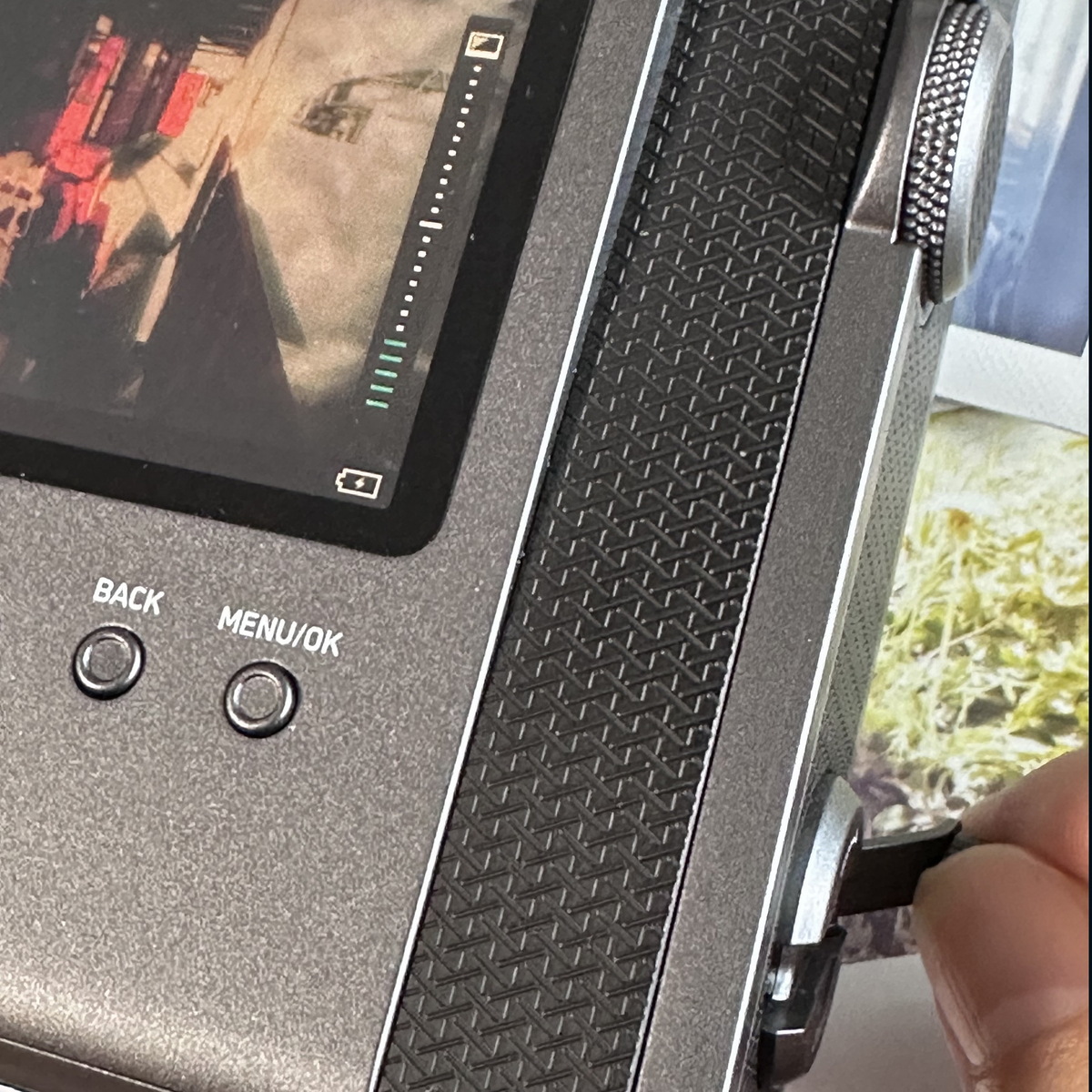 ハイブリッドインスタントカメラ「instax WIDE Evo」実機レビュー