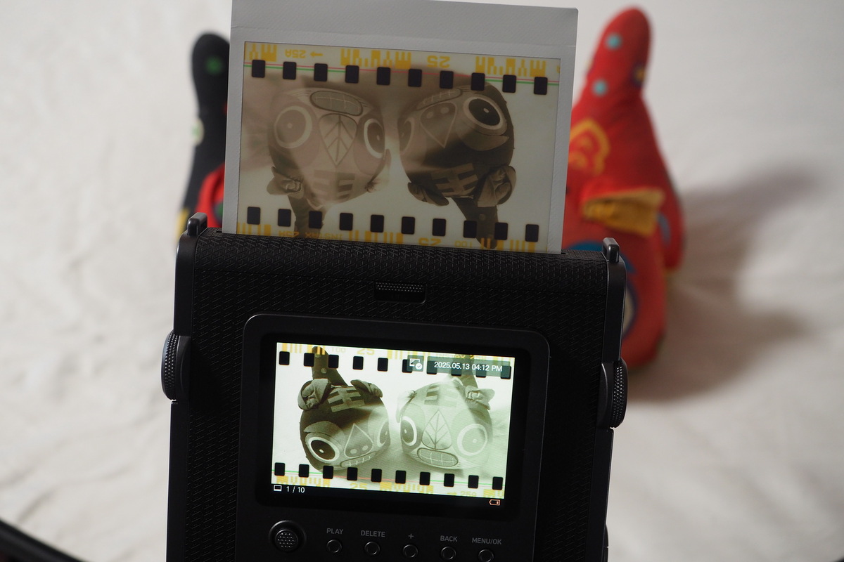 ハイブリッドインスタントカメラ「instax WIDE Evo」実機レビュー